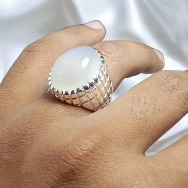 Find Your Perfect White Yemeni Aqeeq Ring Today