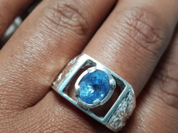 Natural sapphire