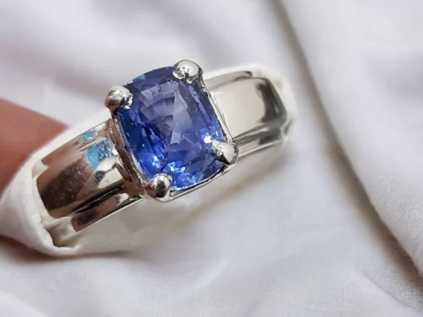 sapphire gemstone