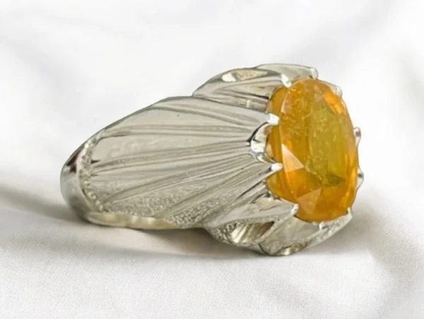 ring yellow sapphire