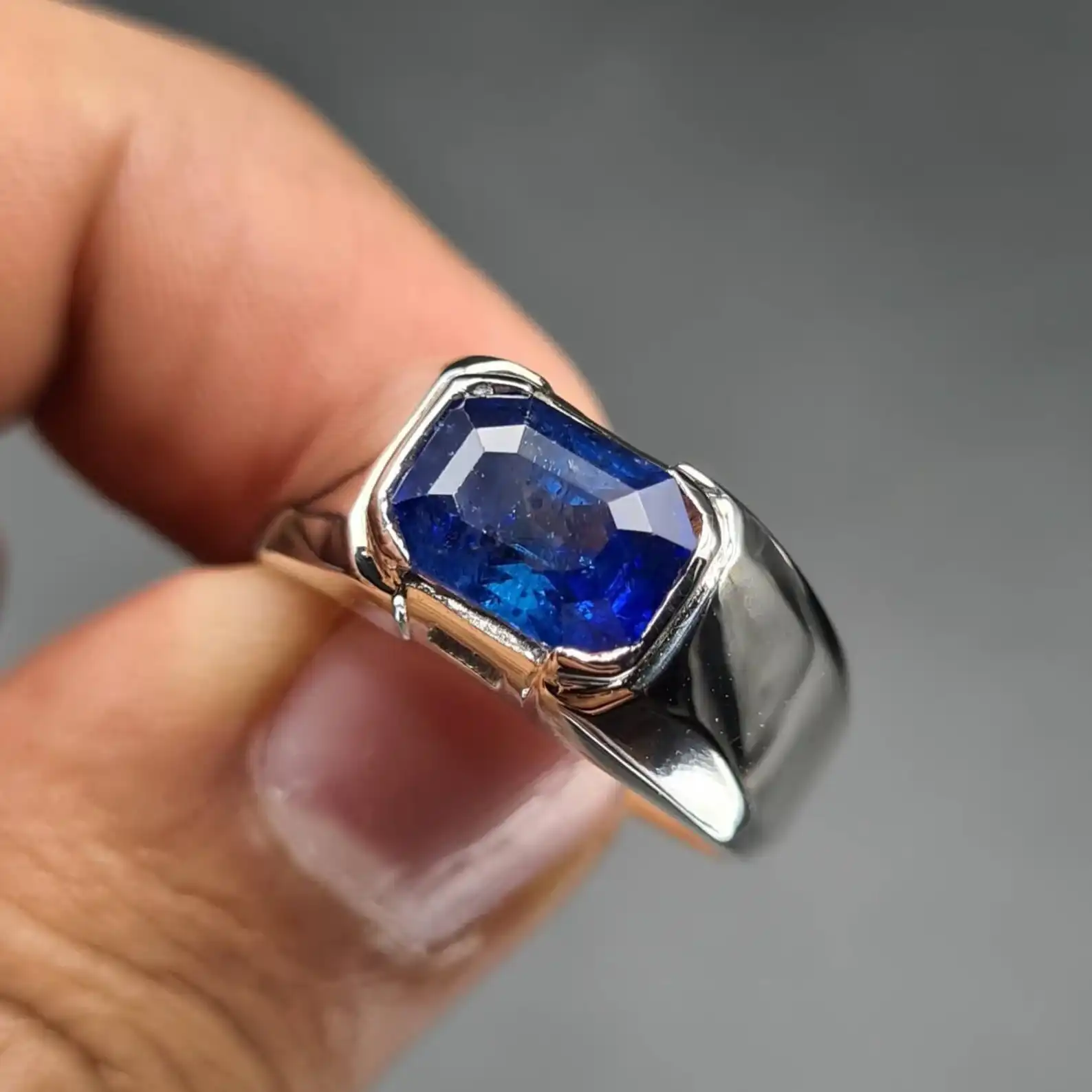 silver sapphire ring