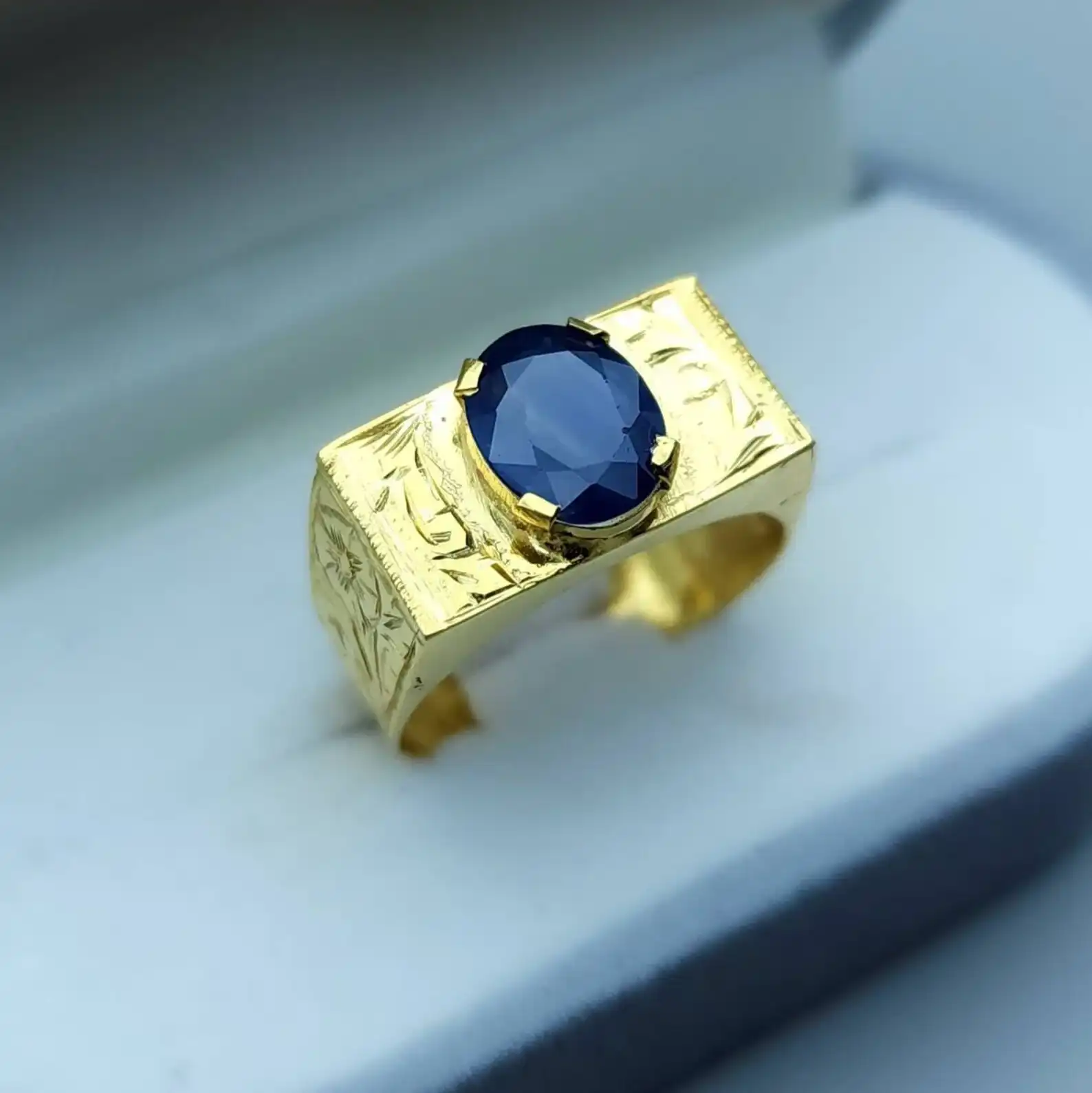 mens gold sapphire ring