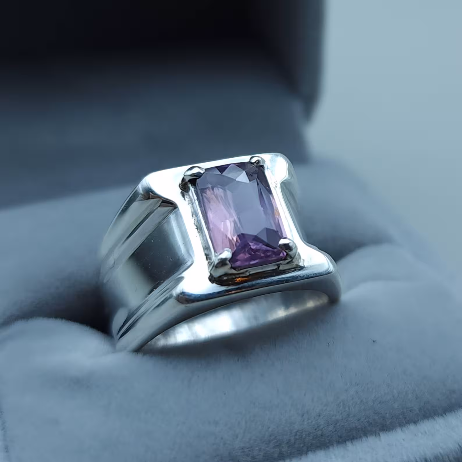 mens sapphire ring gold
