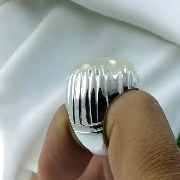 Men’s Yemeni Aqeeq Ring Shop Now