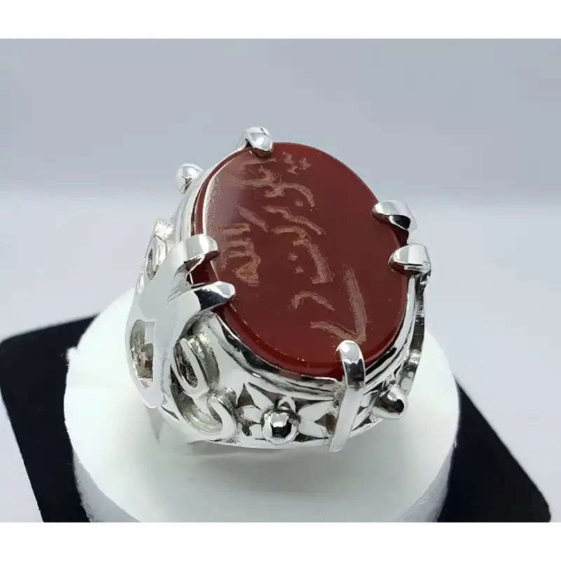 devil wears prada ring red