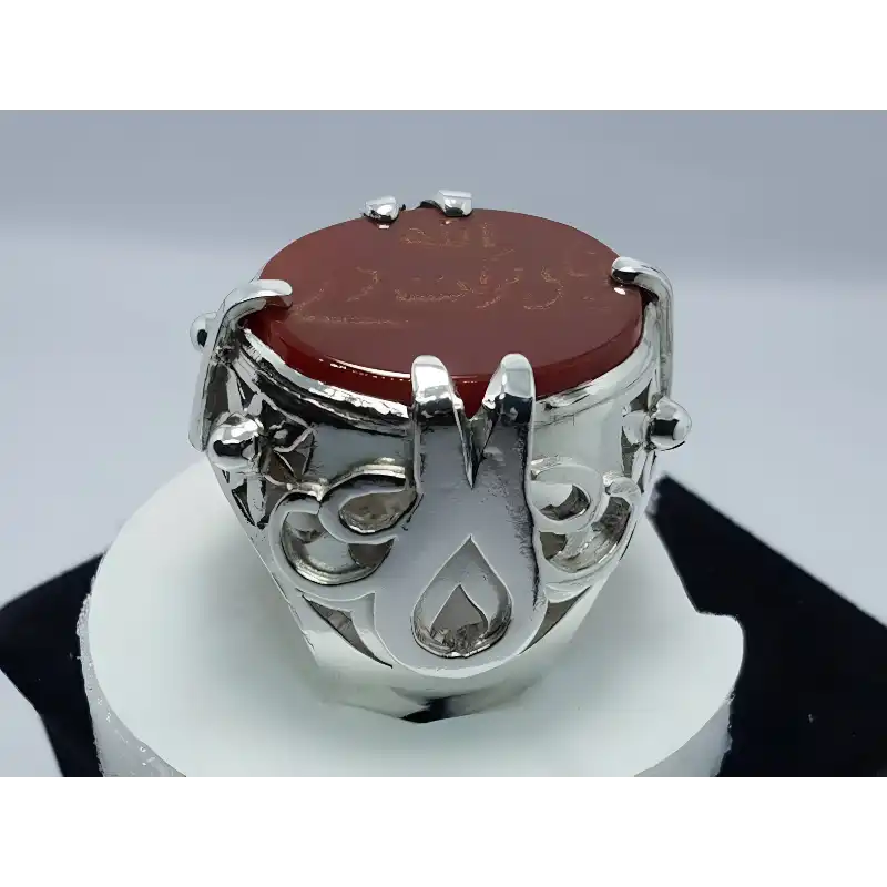 devil wears prada ring red