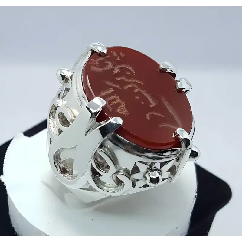 devil wears prada ring red