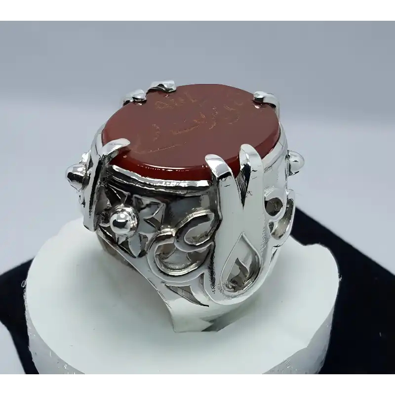 devil wears prada ring red