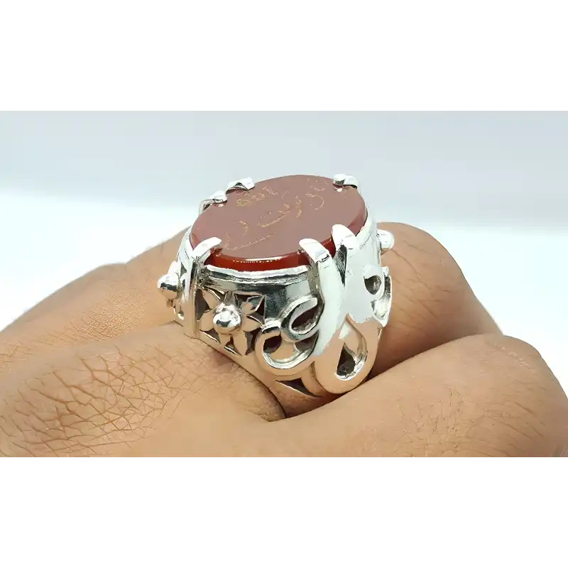 devil wears prada ring red