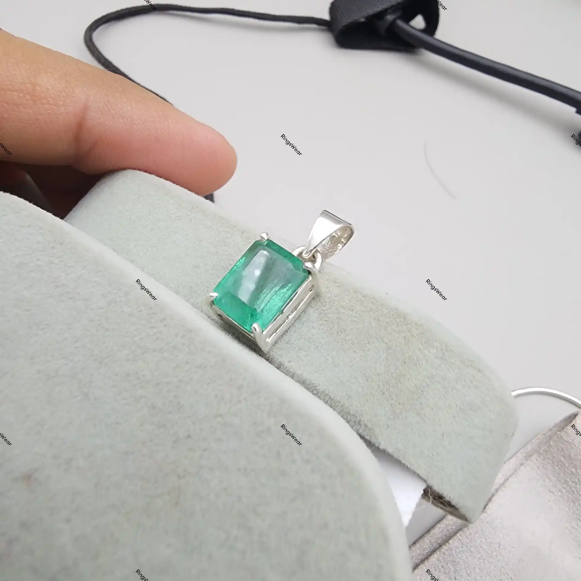 Solitaire Emerald Necklace Natural Green Stone In 925 Silver 4 Solitaire Emerald Necklace Natural Green Stone In 925 Silver - Image 4